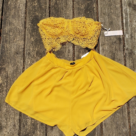 Iris Basic Pants - NWT Iris Basics Gorgeous Yellow Romper 😍